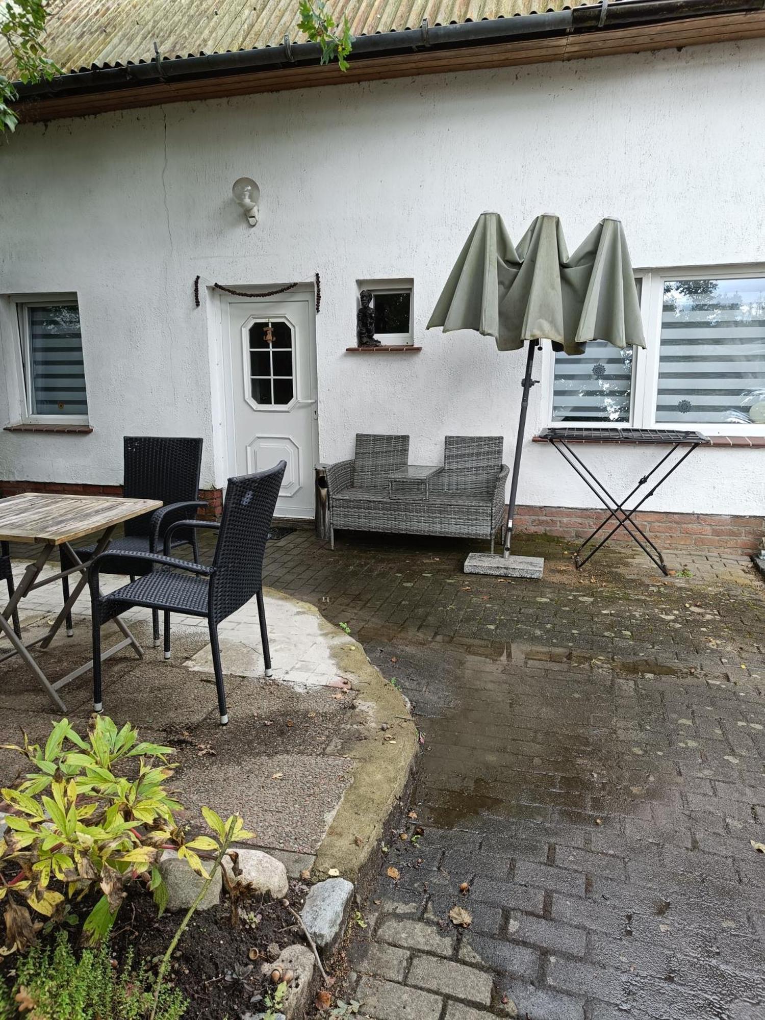 Ferienwohnung Mit Separatem Eingang Und Parkplatz, Ideal Fuer Handwerker Und Geschaeftsreisende Dorf Mecklenburg Ngoại thất bức ảnh