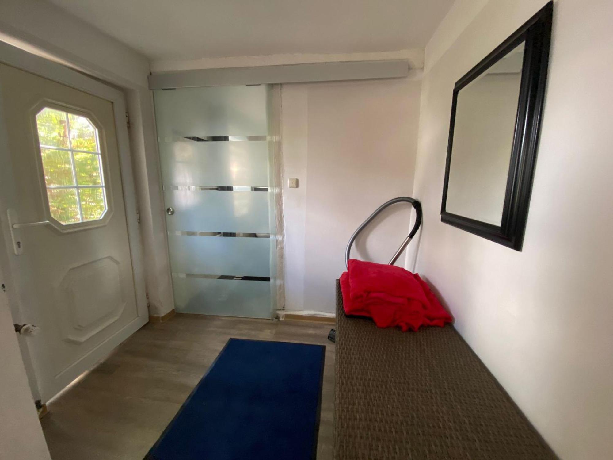 Ferienwohnung Mit Separatem Eingang Und Parkplatz, Ideal Fuer Handwerker Und Geschaeftsreisende Dorf Mecklenburg Ngoại thất bức ảnh