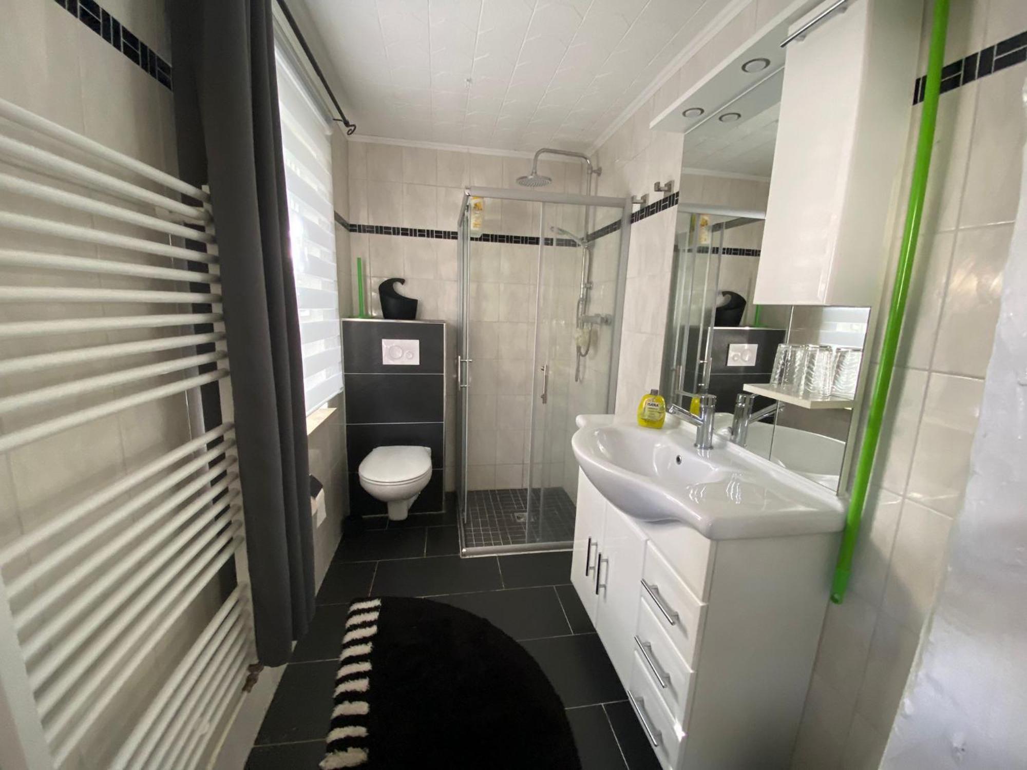 Ferienwohnung Mit Separatem Eingang Und Parkplatz, Ideal Fuer Handwerker Und Geschaeftsreisende Dorf Mecklenburg Ngoại thất bức ảnh