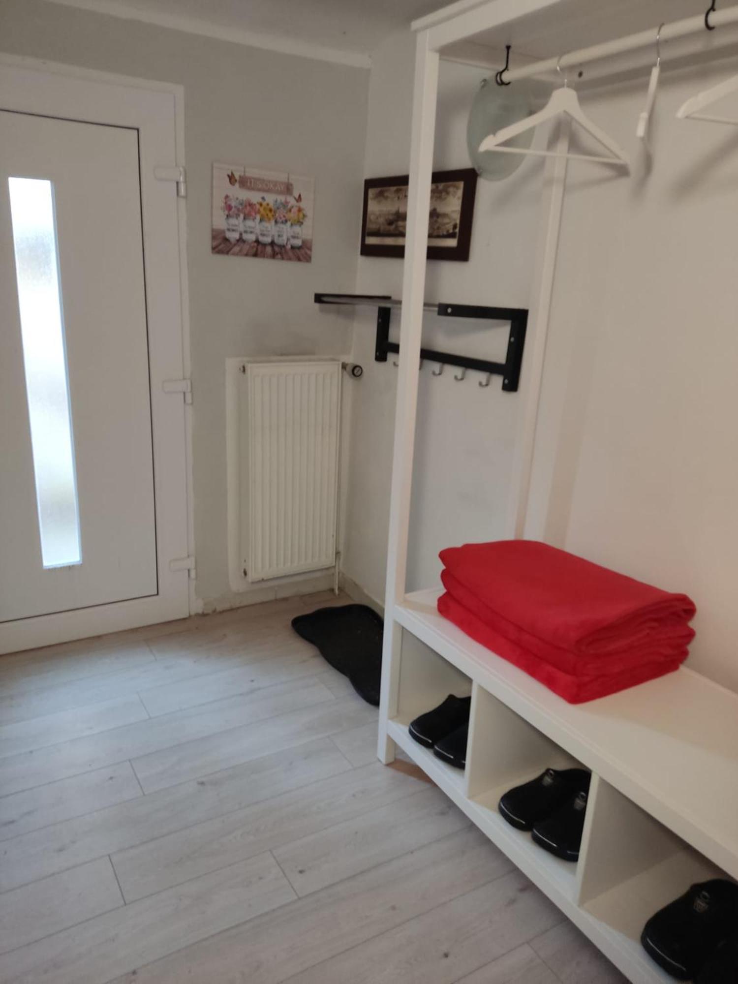 Ferienwohnung Mit Separatem Eingang Und Parkplatz, Ideal Fuer Handwerker Und Geschaeftsreisende Dorf Mecklenburg Ngoại thất bức ảnh