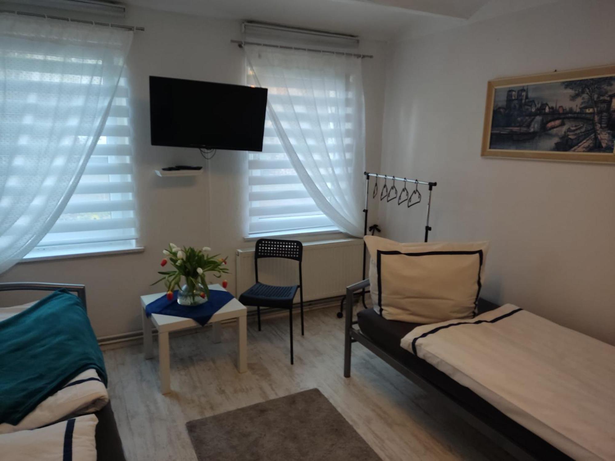 Ferienwohnung Mit Separatem Eingang Und Parkplatz, Ideal Fuer Handwerker Und Geschaeftsreisende Dorf Mecklenburg Ngoại thất bức ảnh